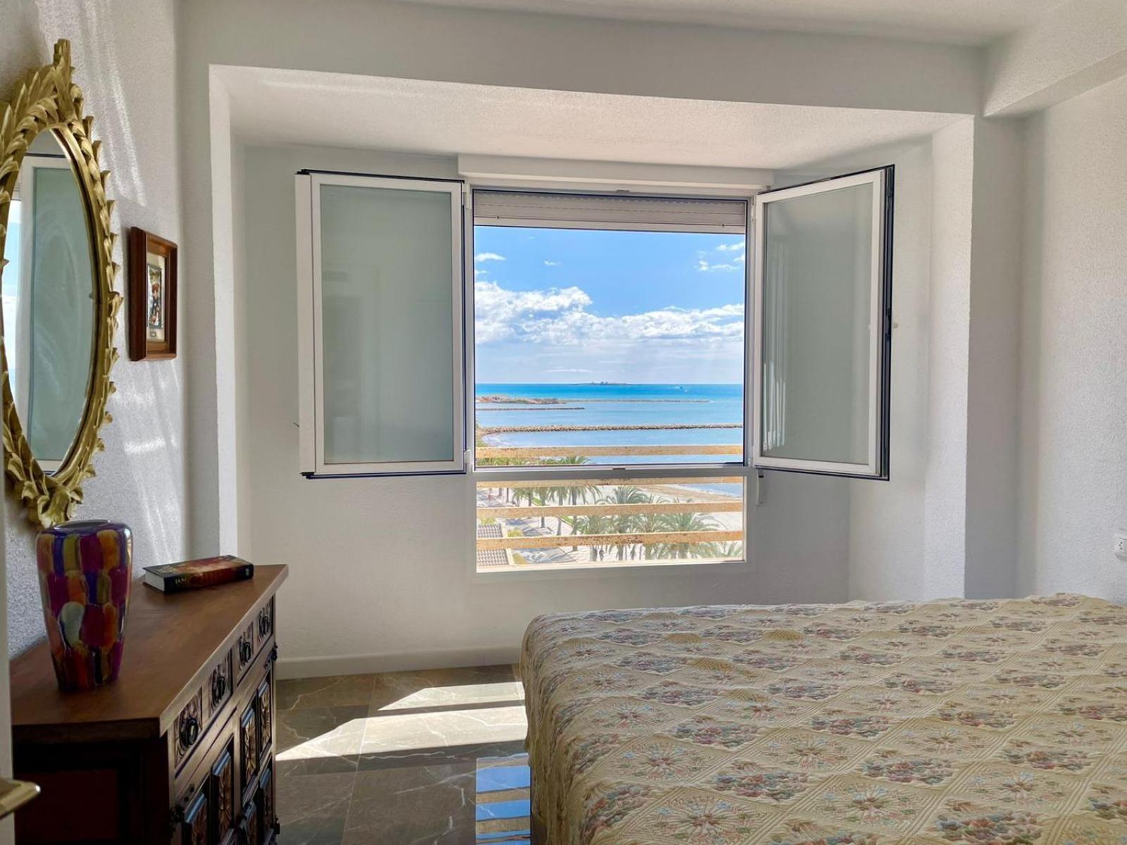 Sea Breeze Apartment ซานตาโปลา ภายนอก รูปภาพ