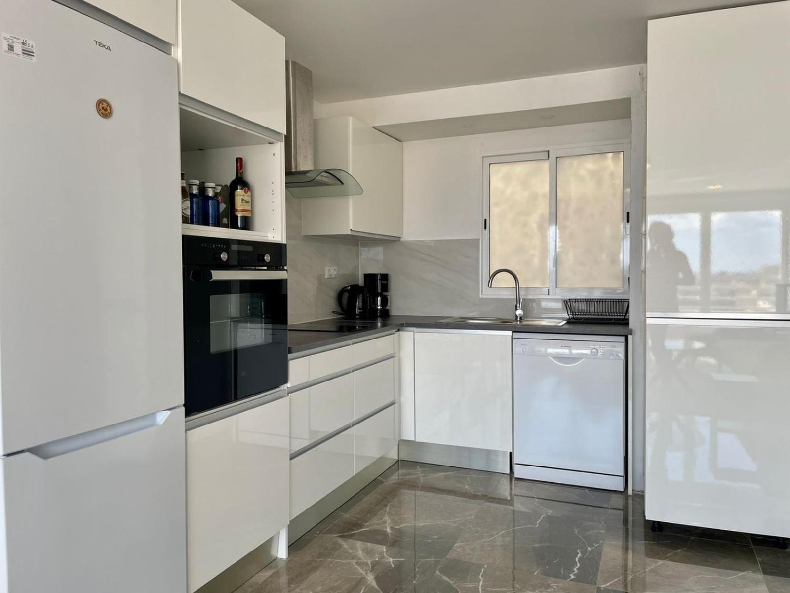 Sea Breeze Apartment ซานตาโปลา ภายนอก รูปภาพ